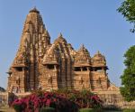 ИНДИЯ - изяществото на Тадж Махал, пищните храмове на 
Каджураху и могъщите крепости на Раджастан! 